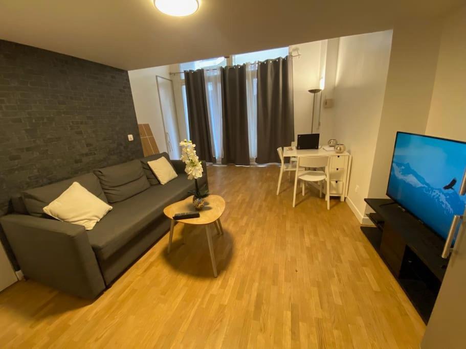 Magnifique Duplex 45 M2 Aux Portes De Paris Metro Barbara A 30Mn Expo Porte De Versailles 몽트루즈 외부 사진