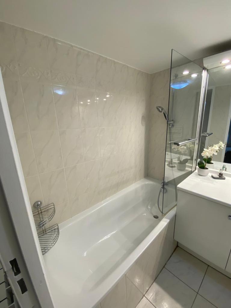 Magnifique Duplex 45 M2 Aux Portes De Paris Metro Barbara A 30Mn Expo Porte De Versailles 몽트루즈 외부 사진